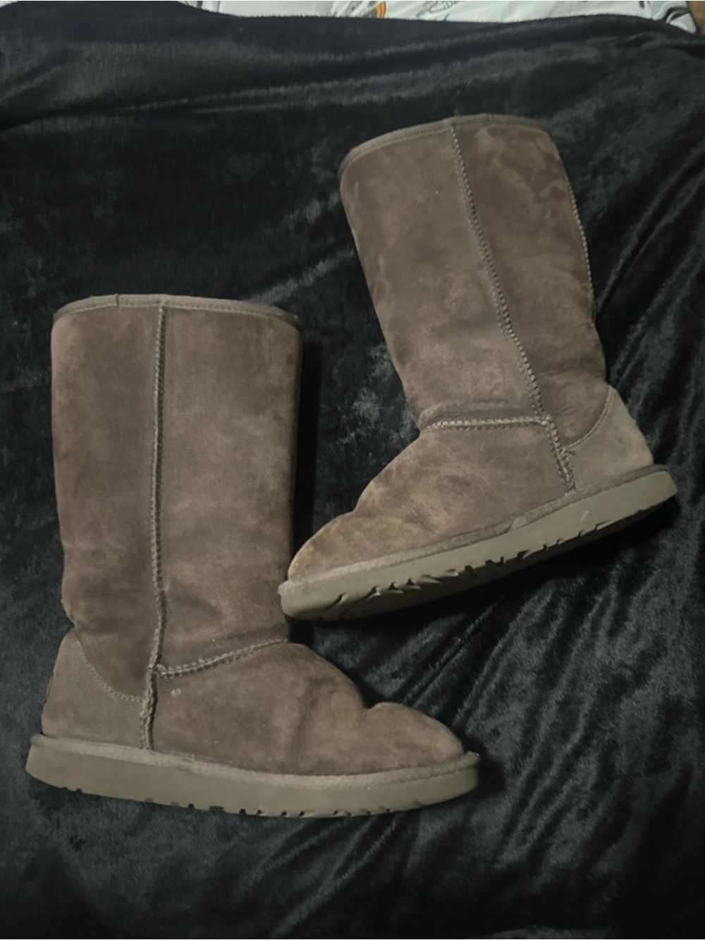 UGG Women's Classic Short Suede Boots - Brown